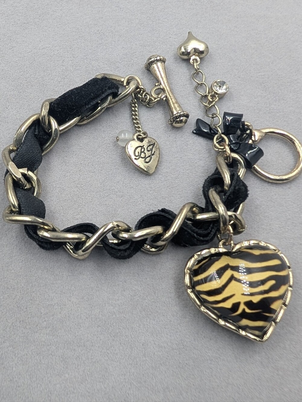 Betsey Johnson Tiger Heart Charm Bracelet Black Ribbon Y2K | 1017